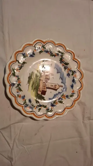 Plato decorativo pintado a mano