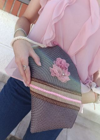BOLSO DE MANO ARTESANAL