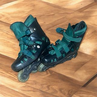 Patines en línea negros y verdes de la talla 35
