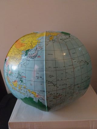 Globo terrestre, insuflável, com todos os continen