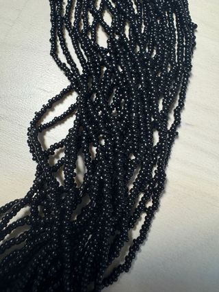 Collar de abalorios negro