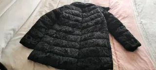 Abrigo acolchado estampado señora