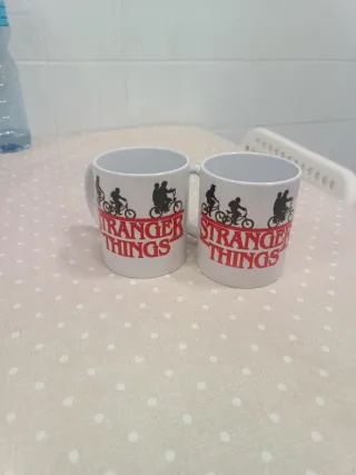 2 Taza Stranger Things