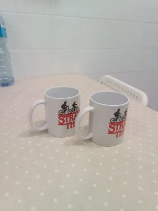 2 Taza Stranger Things