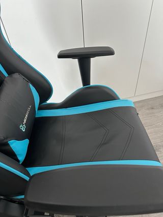 Silla de escritorio Gaming Newskill Negra y Azul