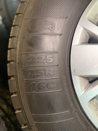 Juego 4 Llantas + Neumáticos Fiat