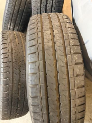 Juego 4 Llantas + Neumáticos Fiat