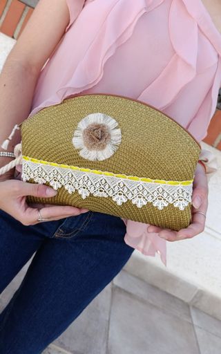 BOLSO DE MANO ARTESANAL
