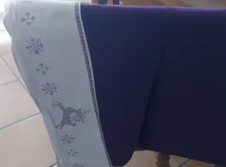 Mantel Mesa Navideño Morado y Blanco
