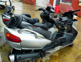 2 Suzuki AN650 Burgman Executive