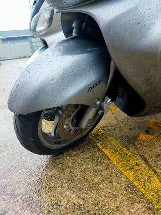 2 Suzuki AN650 Burgman Executive