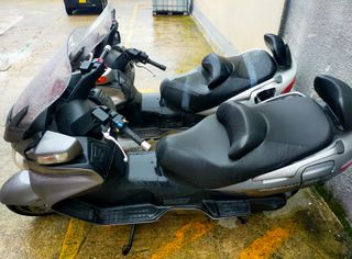 2 Suzuki AN650 Burgman Executive