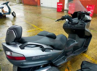 2 Suzuki AN650 Burgman Executive