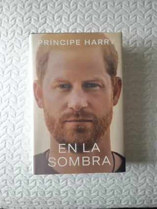 LIBRO PRÍNCIPE HARRY EN LA SOMBRA