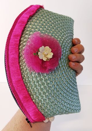 BOLSO DE MANO ARTESANAL