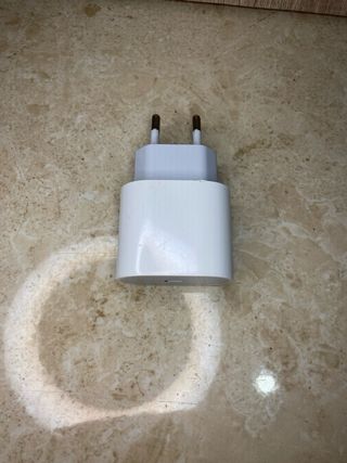 Adaptador de corriente Apple