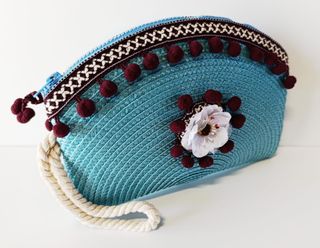 BOLSO DE MANO ARTESANAL