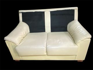 Sofá de 2 plazas beige