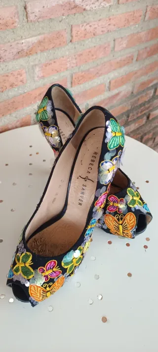 Zapatos REBECA SANVER mariposas