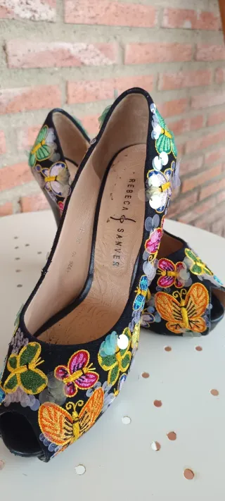 Zapatos REBECA SANVER mariposas