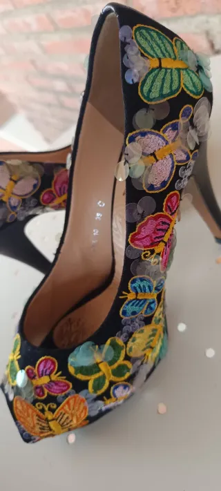 Zapatos REBECA SANVER mariposas