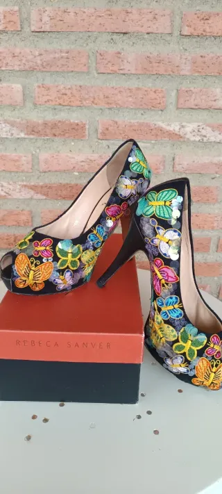 Zapatos REBECA SANVER mariposas