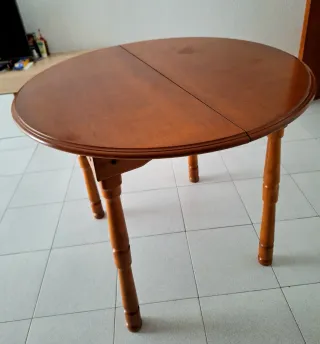 Tavolo consolle rotondo in legno