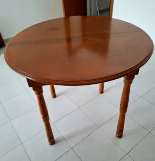 Tavolo consolle rotondo in legno