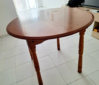 Tavolo consolle rotondo in legno