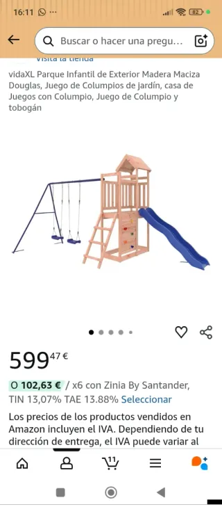 Parque infantil con columpios y tobogán