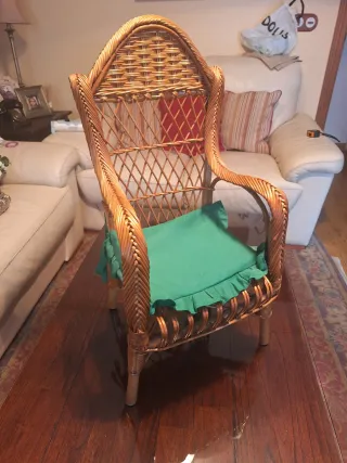 Silla mimbre infantil con cojín