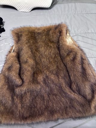 Chaleco de pelo ONLY talla única sin estrenar