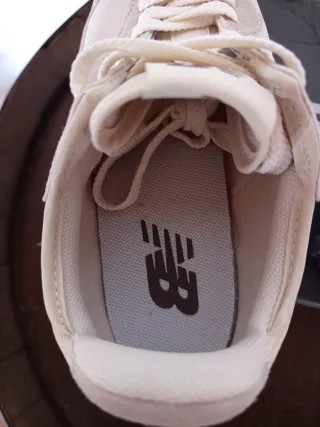 New Balance 327 Beige