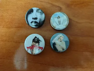 Rosalía (chapas e imanes)