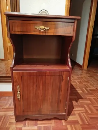 Mesita auxiliar alta madera y metal