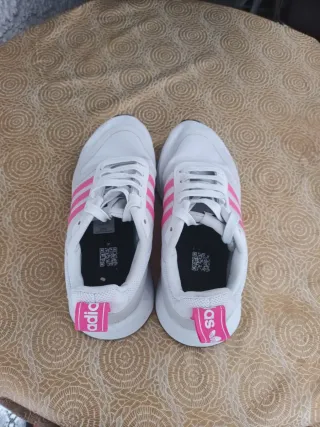 Zapatillas Adidas Blancas y Rosas