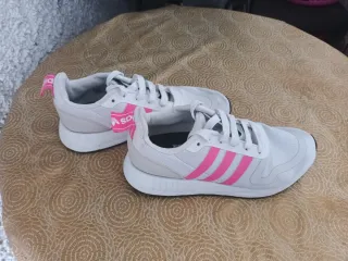 Zapatillas Adidas Blancas y Rosas