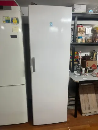 Congelador Vertical Balay Blanco