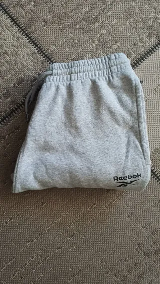 Pantalón de chándal Reebok gris
