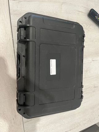 Maletín Warhammer 40k con figuras