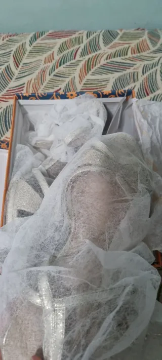 Zapatos de tacón dorados talla 38