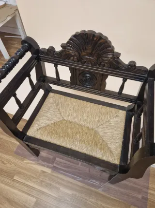 Butaca antigua madera maciza oscura