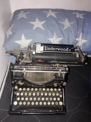 Máquina de escribir Underwood antigua