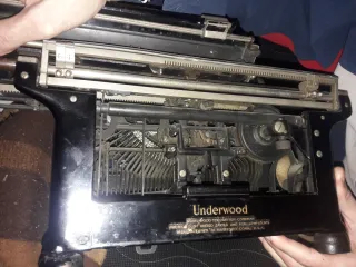 Máquina de escribir Underwood antigua