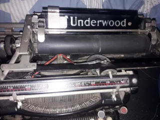Máquina de escribir Underwood antigua