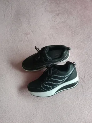 Zapatillas Mujer Talla 38 Negras y Blancas