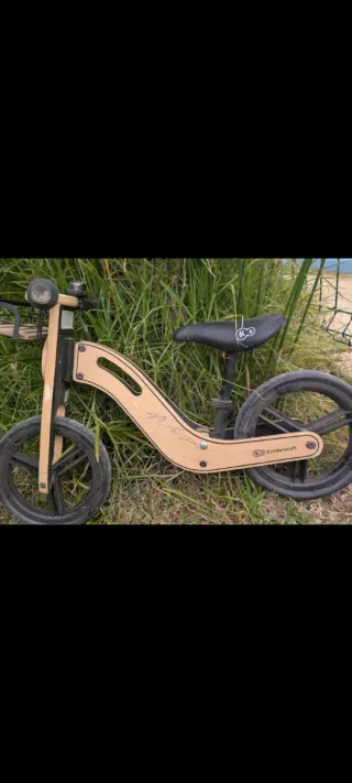 Bicicleta de madera para niños