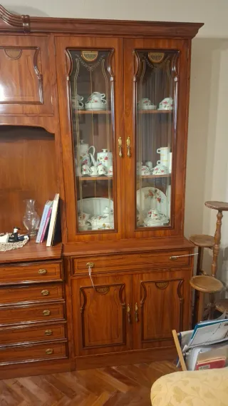 Librería de salón madera y cristal