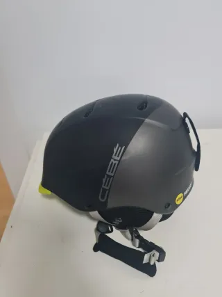 Casco de esquí Cebe negro y amarill