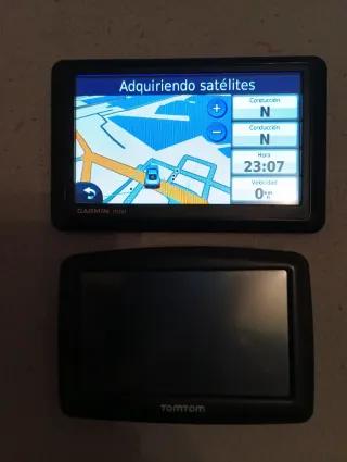 2 GPS para coche Garmin y TomTom